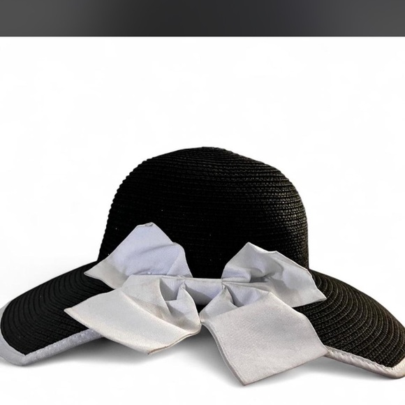 Ellen Tracy Black and white Wide Brim 👒 Bow design in the back of the hat 👒 - Picture 2 of 7
